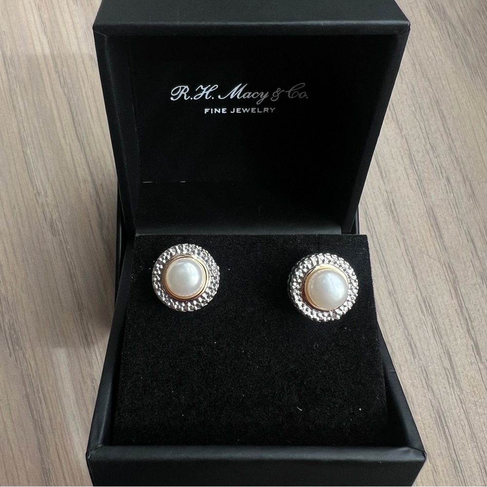 R.H. Macy & Co Fine Jewelry stud earrings